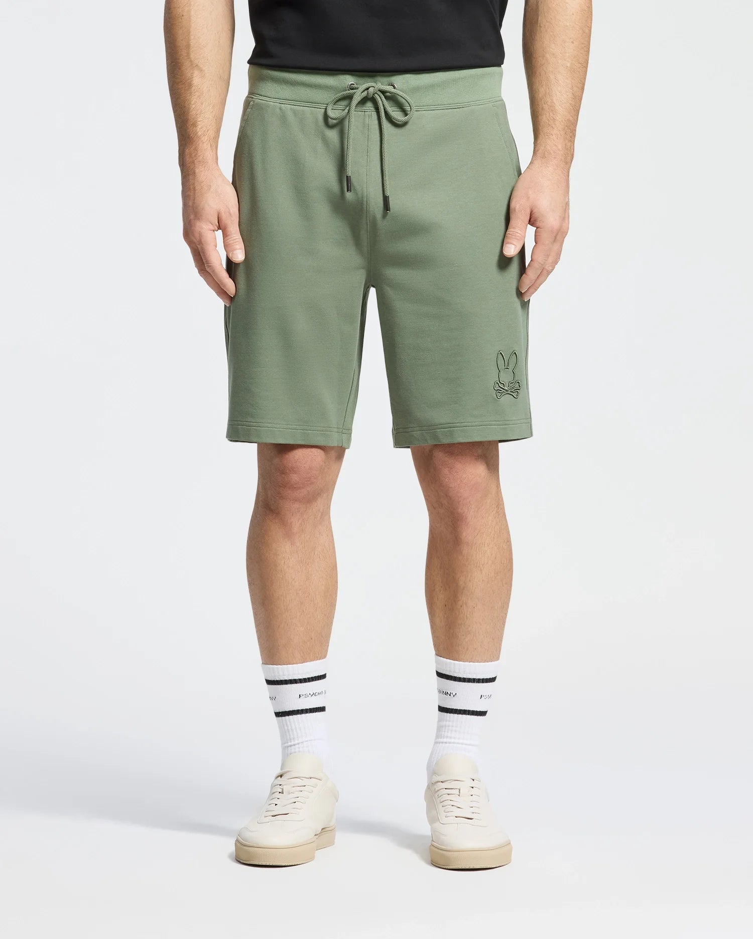 SHORT EN MOLLETON LEVANZO, TISSU MICRO RATINÉ, BRODÉ